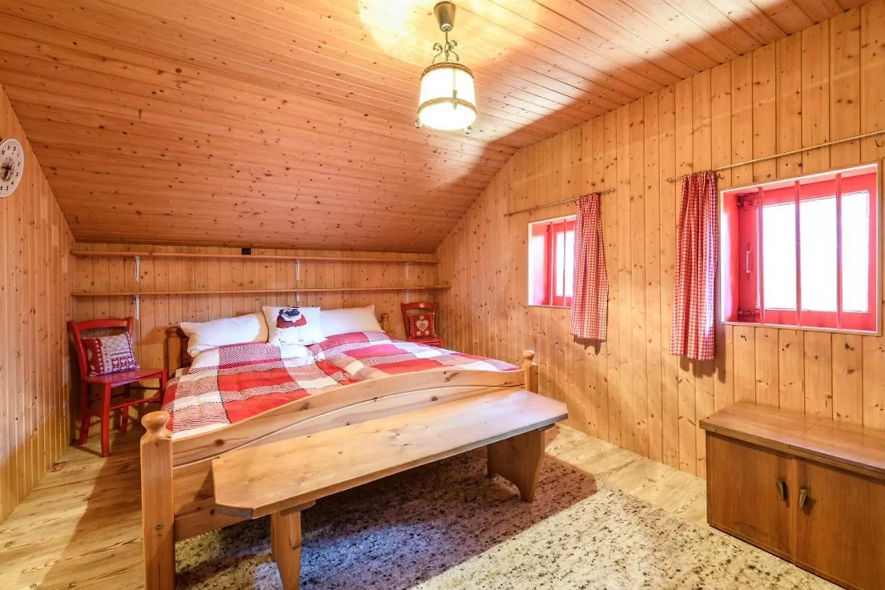 Alpenhutte - Uber Den Dachern Von Innsbruck Nyaraló